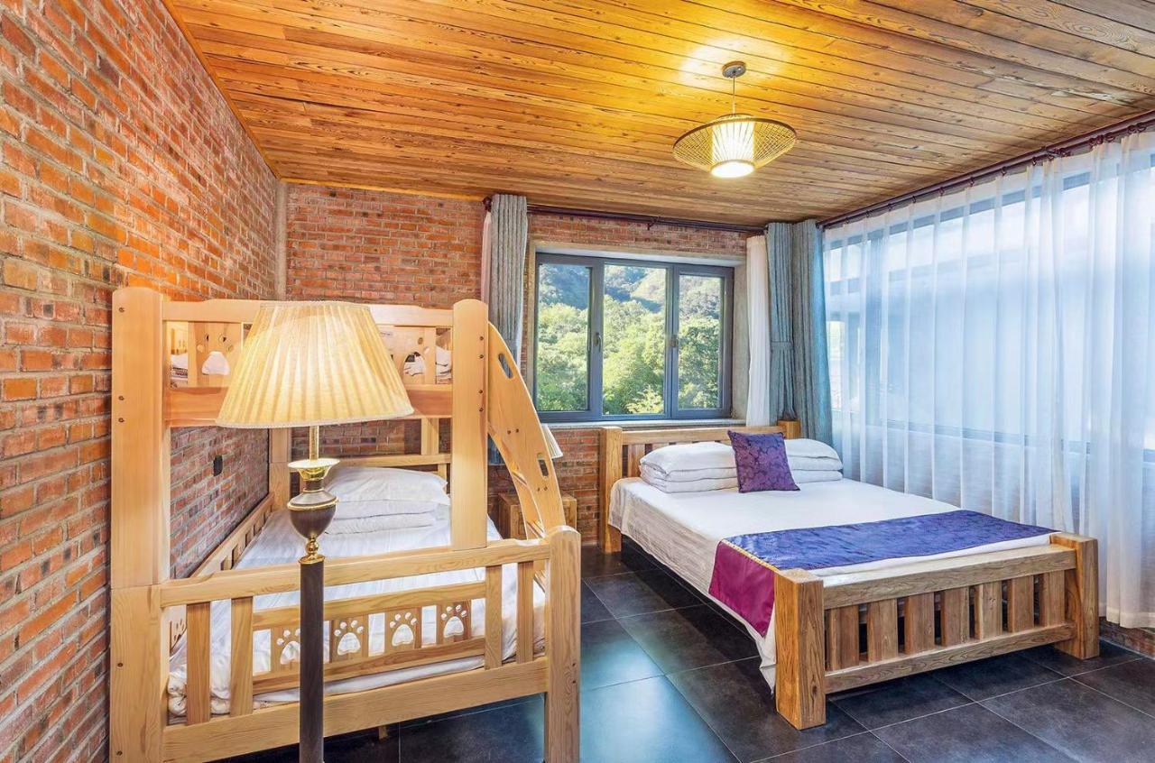 הואירו Beijing Mutianyu Great Wall Wangshanyuan Homestay מראה חיצוני תמונה
