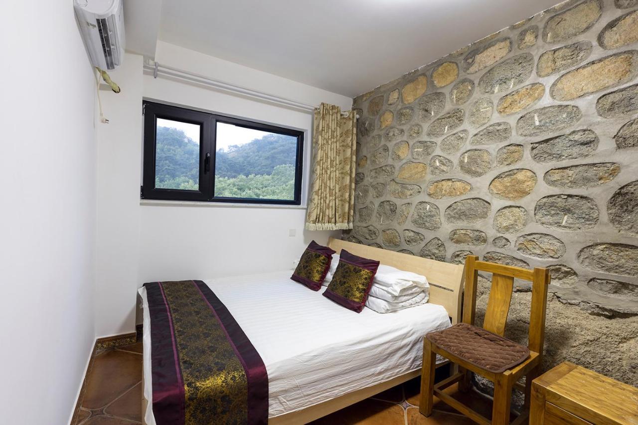 הואירו Beijing Mutianyu Great Wall Wangshanyuan Homestay מראה חיצוני תמונה