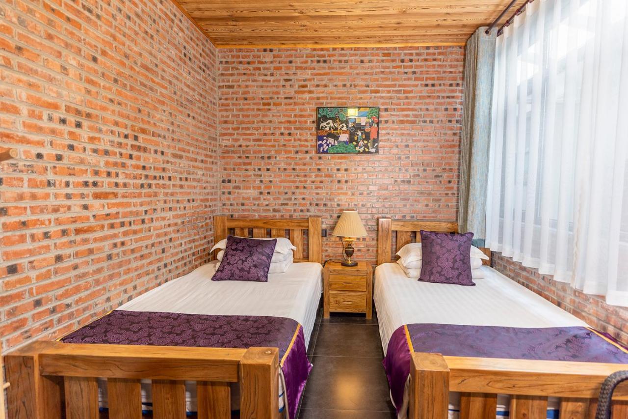 הואירו Beijing Mutianyu Great Wall Wangshanyuan Homestay מראה חיצוני תמונה