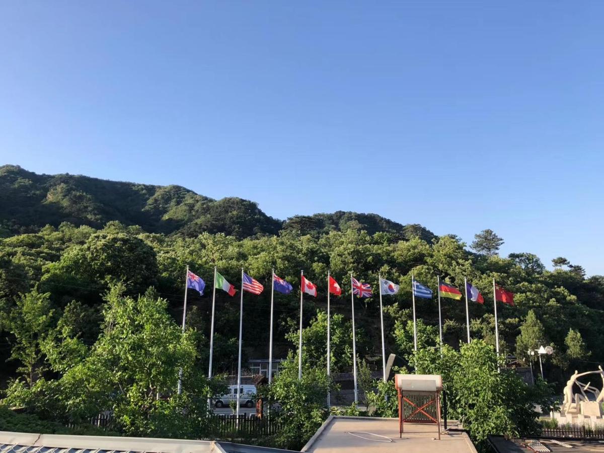 הואירו Beijing Mutianyu Great Wall Wangshanyuan Homestay מראה חיצוני תמונה