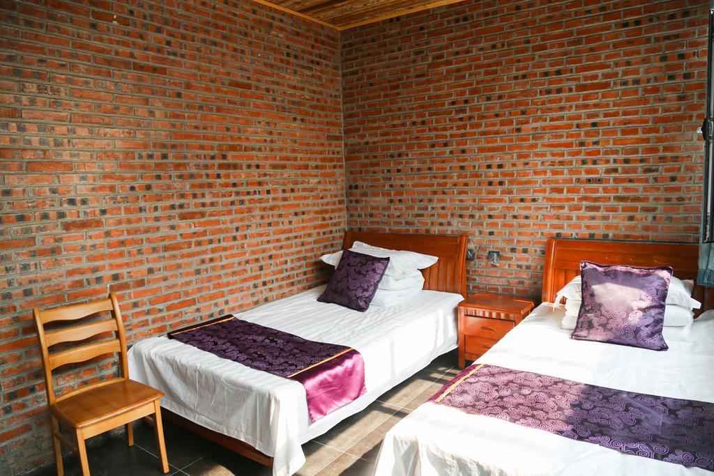 הואירו Beijing Mutianyu Great Wall Wangshanyuan Homestay מראה חיצוני תמונה