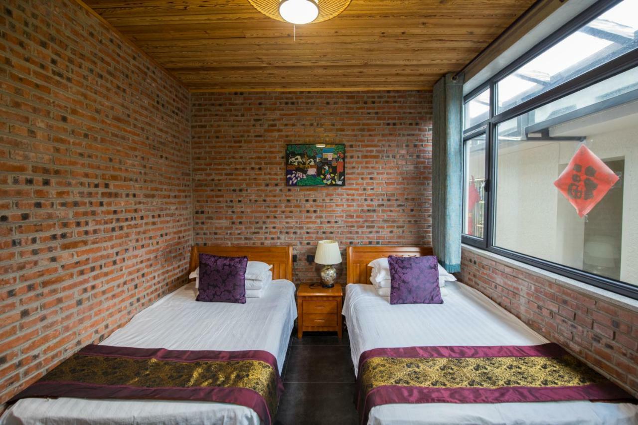 הואירו Beijing Mutianyu Great Wall Wangshanyuan Homestay מראה חיצוני תמונה